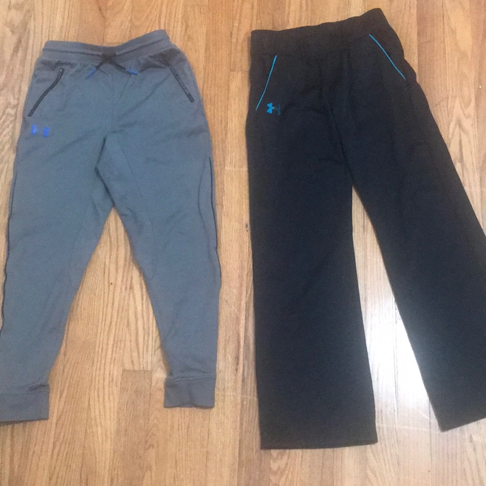 Boys Under Armour sweatpants size medium